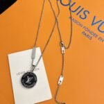 Louis Vuitton Lv Award Pendant M00911 - Image 2