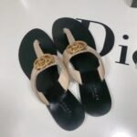 Gucci Double G Thong Leather Metallic Gold ‎497444 0B7N0 7100 - Image 2