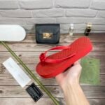 Gucci Women’S Chevron Thong Sandal Hibiscus Red ‎‎Rubber 655463 J8710 6433 - Image 6