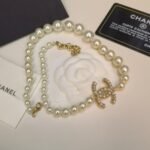 Chanel Glass Pearls CC Necklace Gold Pearly A64757 Y20450 Z2048 - Image 4