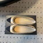 Chanel Leather And Fabric Cc Chain Link Ballet Flats Beige And Black - Image 3