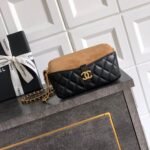 [Super Vip 1:1] Chanel Zipped Phone Holder With Chain Shiny And Gold Tone Metal Black Beige 18Cm Ap4743 B20685 U1546 - Image 2