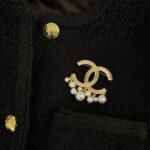 Chanel Cc Brooch Gold With Pearls - Image 4