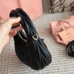 Miumiu Wander Matelassé Nappa Hobo Bag Black 20Cm 5Bc125 An88 F0002 V Ooy - Image 4