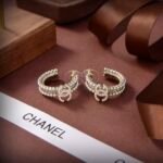 Chanel Earrings Metal Diamantes And Glass Pearls Gold Crystal White Ab7146 B06732 Nf453 - Image 6