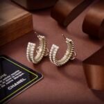 Chanel Earrings Metal Diamantes And Glass Pearls Gold Crystal White Ab7146 B06732 Nf453 - Image 7