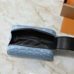 Louis Vuitton Dopp Kit Monogram Sky Blue 28Cm - Image 6