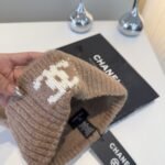 Chanel Cc Knitted Beanie Brown - Image 4