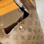 Louis Vuitton Atlantis BB Monogram Reverse Coated Canvas 18Cm M46816 - Image 7