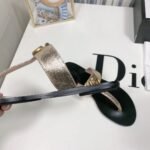 Gucci Double G Thong Leather Metallic Gold ‎497444 0B7N0 7100 - Image 3