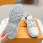 Louis Vuitton Lv Olympia Sneaker Blanc 1Ahoeu - Image 4