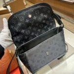 [Super Vip 1:1] Louis Vuitton Pulse Messenger Bag Monogram Black 26Cm M12681 - Image 3