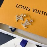 Louis Vuitton Lady Lv Earrings Gold Tone M01844 - Image 3