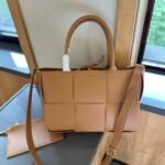 Bottega Veneta Small Arco Tote Camel 30Cm 652867Vcqc22593 - Image 3