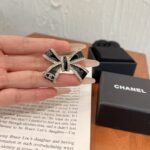 Chanel Brooch Metal Resin And Strass Gold Abg399 B21903 U3573 - Image 3