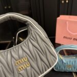Miumiu Wander Matelassé Bag Marble Gray And White 20Cm 5Bc125 2Ibs F0Rxg V Oof - Image 6