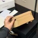 Chanel CC Filigree Medium Vanity Case Beige 21Cm - Image 7