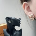 Chanel Metal Cc Heart Coco In Love Earrings Gold - Image 9