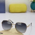Gucci Square Frame Sunglasses Gold Metal Frame ‎648494 I3330 8012 - Image 2