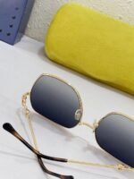 Gucci Square Frame Sunglasses Gold Metal Frame ‎648494 I3330 8012 - Image 5