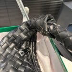 Bottega Veneta Jodie Intrecciato Leather Handle Bag Black 27Cm 690225Vcpp01229 - Image 6