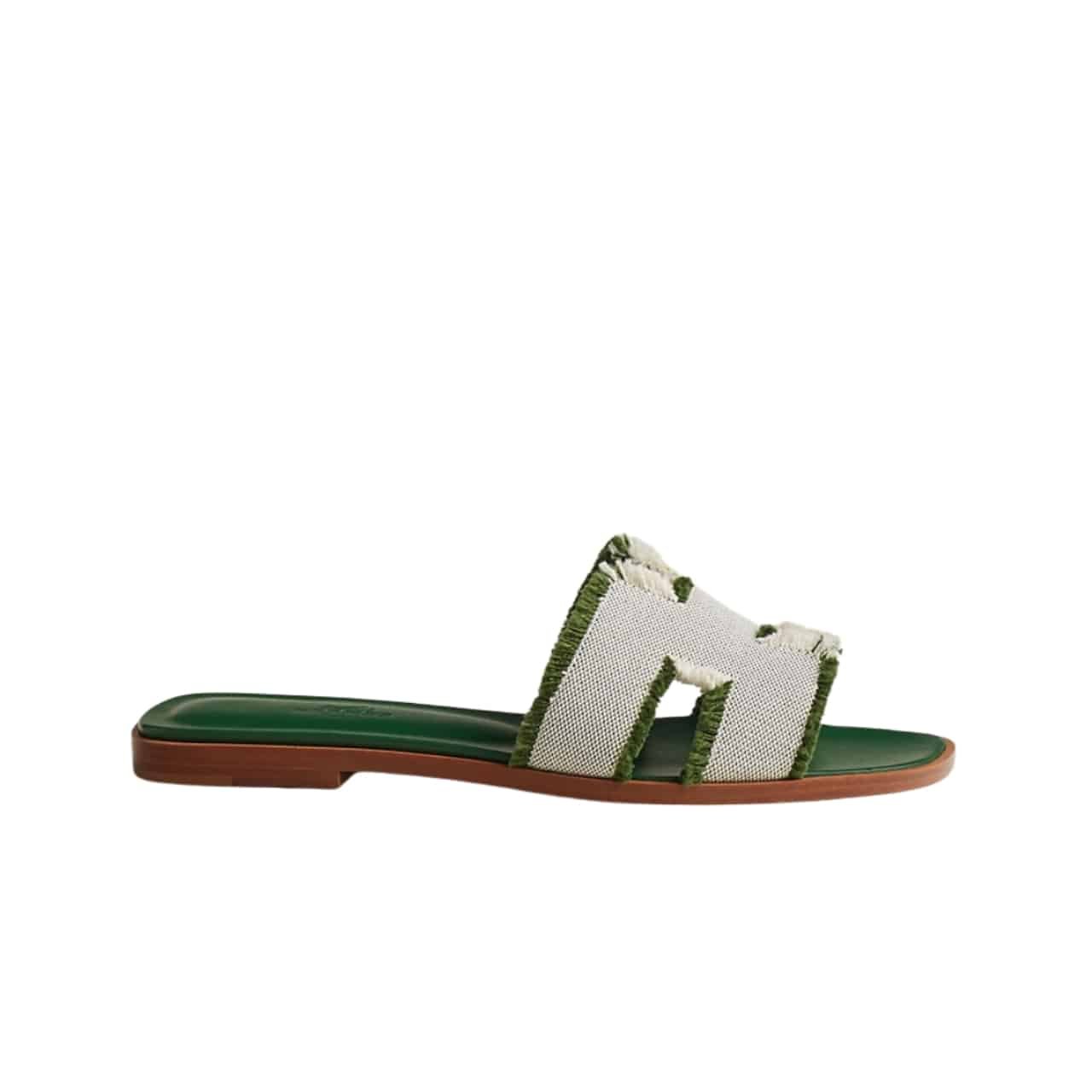 xr:d:DAF4OnkYemU:1713,j:7021535407385312593,t:24040208 Hermes Oran Sandal Green H231095Z V1350 - Image 1