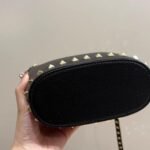 Valentino Rockstud Crossbody Pouch In Grainy Calfskin Black 16Cm 5W2P0W31Vsh 0No - Image 7