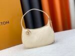 Louis Vuitton Mini Moon White 20Cm M82519 - Image 2