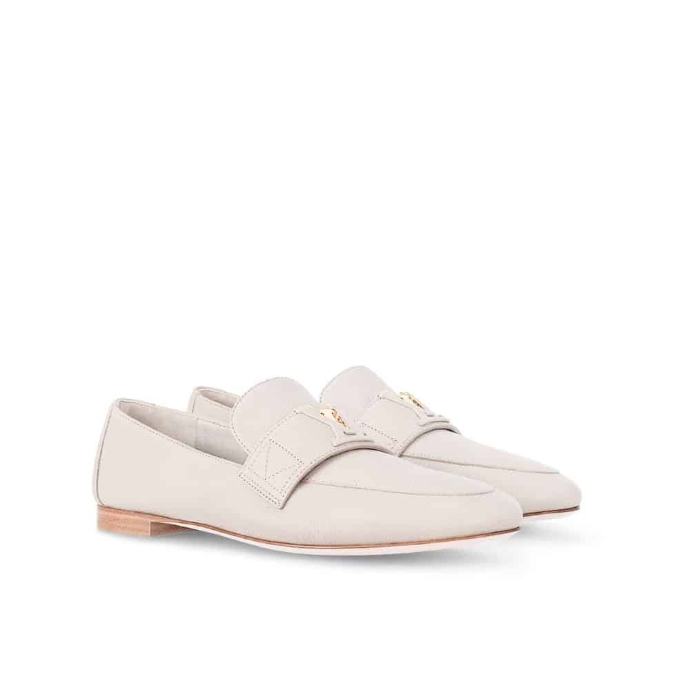 xr:d:DAFy0M-Gj-4:467,j:8334319839202417920,t:23111004 Louis Vuitton Lv Capri Loafer White - Image 1