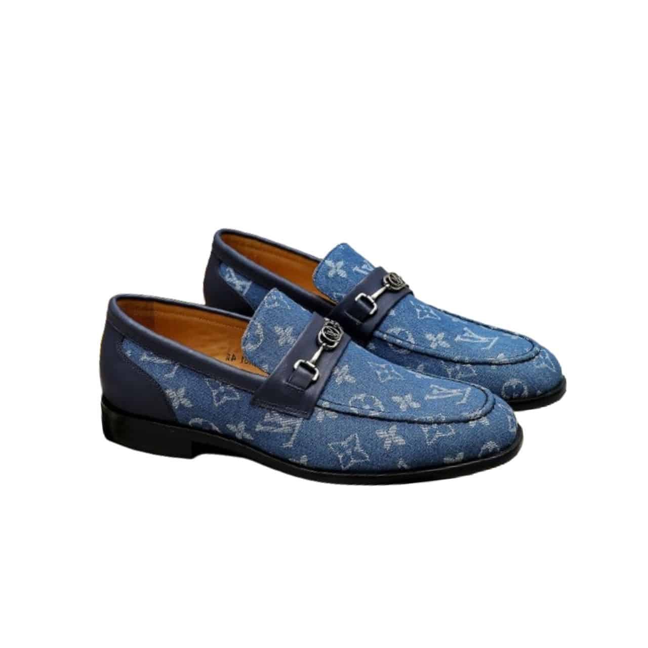 xr:d:DAF4OnkYemU:670,j:1694895290144185308,t:24011901 Louis Vuitton Souliers Club Loafers Blue Monogram Denim - Image 1