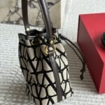 Valentino Mini Vlogo Signature Bucket Bag In Toile Iconographe Brown 22Cm 5W2P0Z44Vri 6Zn - Image 7