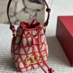 Valentino Mini Vlogo Signature Bucket Bag In Toile Iconographe Red 22Cm - Image 2