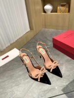 Valentino Rockstud Bow 100 Patent Slingback Pump Black Pink Ws0Ib8Tzen71 - Image 5