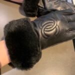 Chanel Cc Leather Rabbit Fur Gloves All Black - Image 3