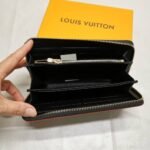 Louis Vuitton X Takashi Murakami Zippy Wallet Black Multicolored 19cm - Image 4