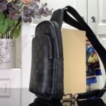 Louis Vuitton Avenue Slingbag PM Monogram Eclipse Black 33cm M47137 - Image 2