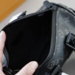 Louis Vuitton Keepall Bandoulière 25 Monogram Eclipse Black 24cm M46271 - Image 3