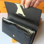 Louis Vuitton Capucines Crocodile Leather Long Wallet Black 20cm - Image 5