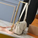 Louis Vuitton Diane Monogram Empreinte Leather White 24Cm M46388 - Image 3