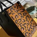 Louis Vuitton Onthego MM Wilde At Heart Black 35Cm M58522 - Image 3
