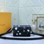 Louis Vuitton X Yayoi Kusama Steamer Wearable Wallet Monogram Eclipse Black 18cm - Image 2
