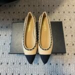 Chanel Leather And Fabric Cc Chain Link Ballet Flats Beige And Black - Image 2