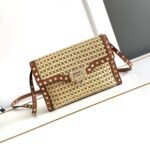 Valentino Garavani Rockstud Small Raffia Shoulder Bag Natural 22Cm - Image 2