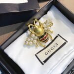 Gucci Gg Black And Red Bee Brooch Gold With Pearl - Image 2