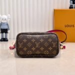 Louis Vuitton Neverfull Bandoulière Inside Out BB Monogram Rose 20Cm M12106 - Image 6