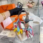 Hermes Picotin 18 Beton Clemence Silver Hardware White 18Cm - Image 4