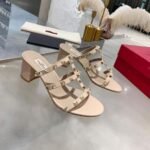 Valentino Garavani Rockstud Slide Sandal In Laminated Nappa Beige 7W2S0C47Vod P45 - Image 7