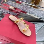 Valentino Flat Roman Stud Slide Sandal Beige 5W2S0BU9ZWM GF9 - Image 3