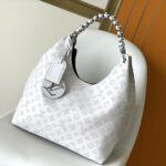 Louis Vuitton Carmel Hobo Mahina Leather White 40Cm M57572 - Image 3