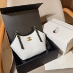 Chanel Small Shopping Bag Braided Raffia White And Black 18Cm - Image 2